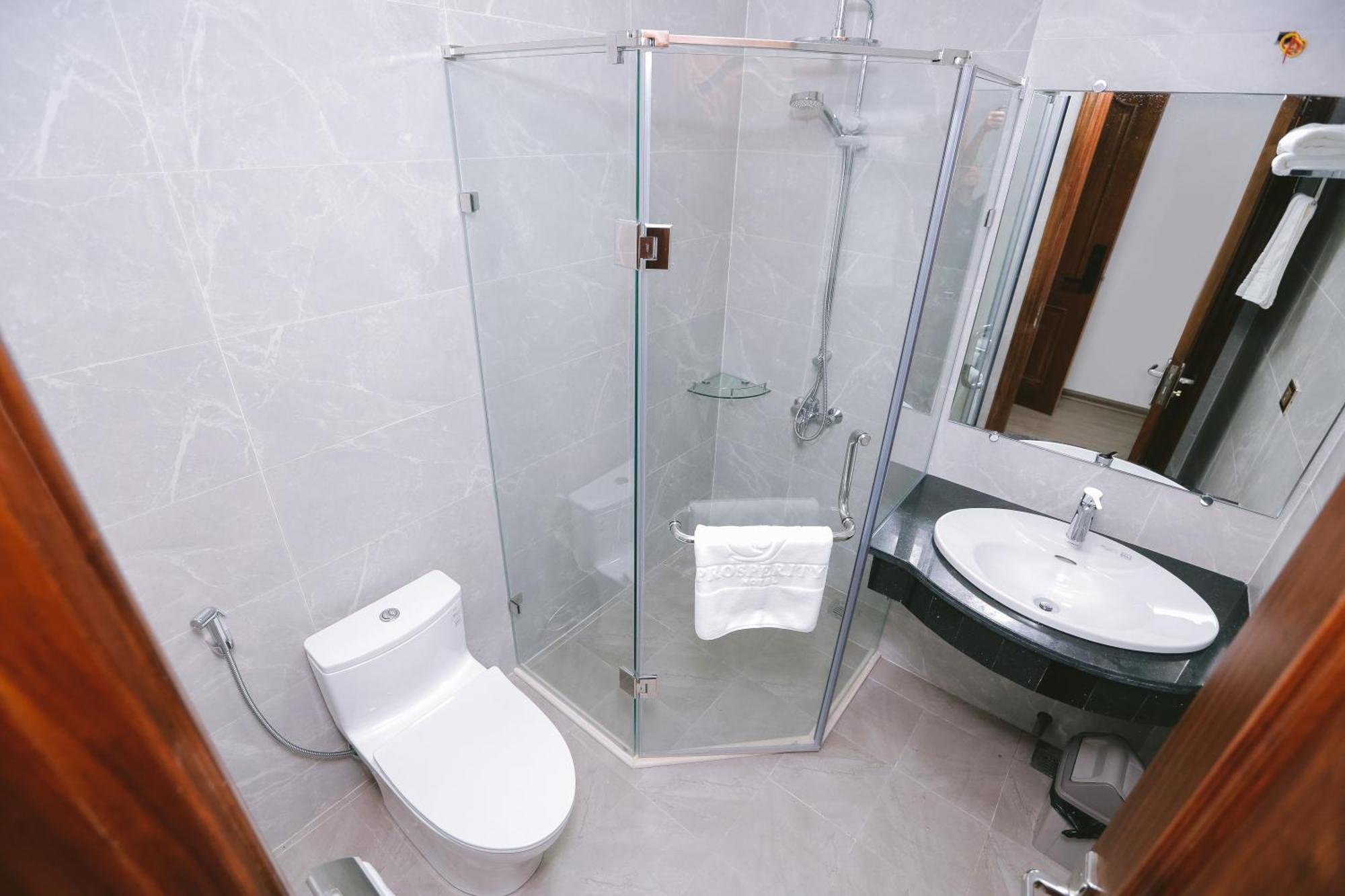 Prosperity Boutique Halong Hotel & Restaurent Χα Λονγκ Εξωτερικό φωτογραφία